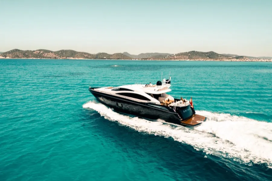 Ariyas — Sunseeker Predator 84