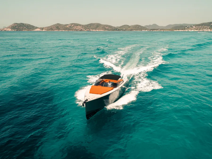 Majestic — Een verfijnde boot om met elegantie en sofisticatie te varen.